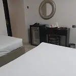 فندق حسين بياري