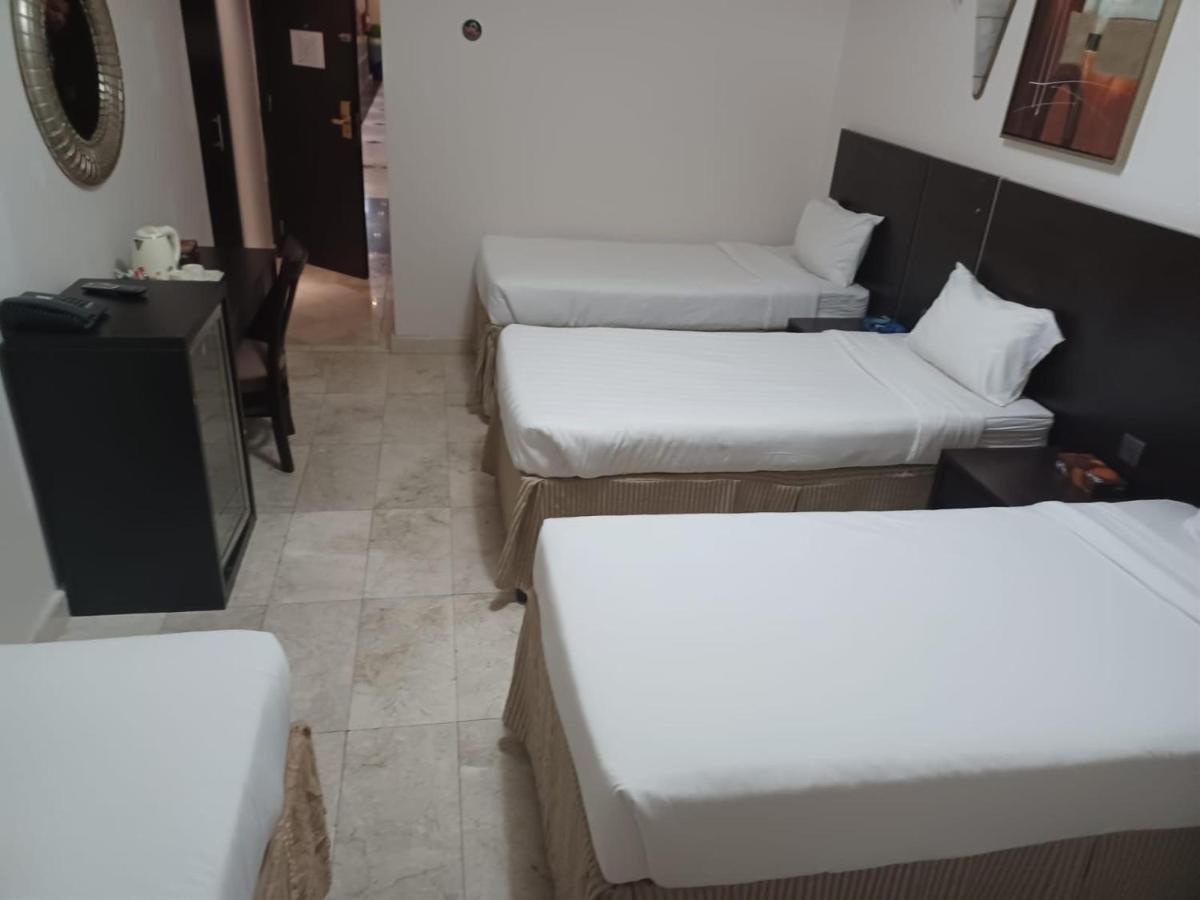 حسين بياري 3*